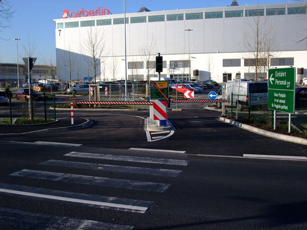 Neubau des Parkplatzes für die Halle 7 am Flughafen Düsseldorf für die FDG GmbH